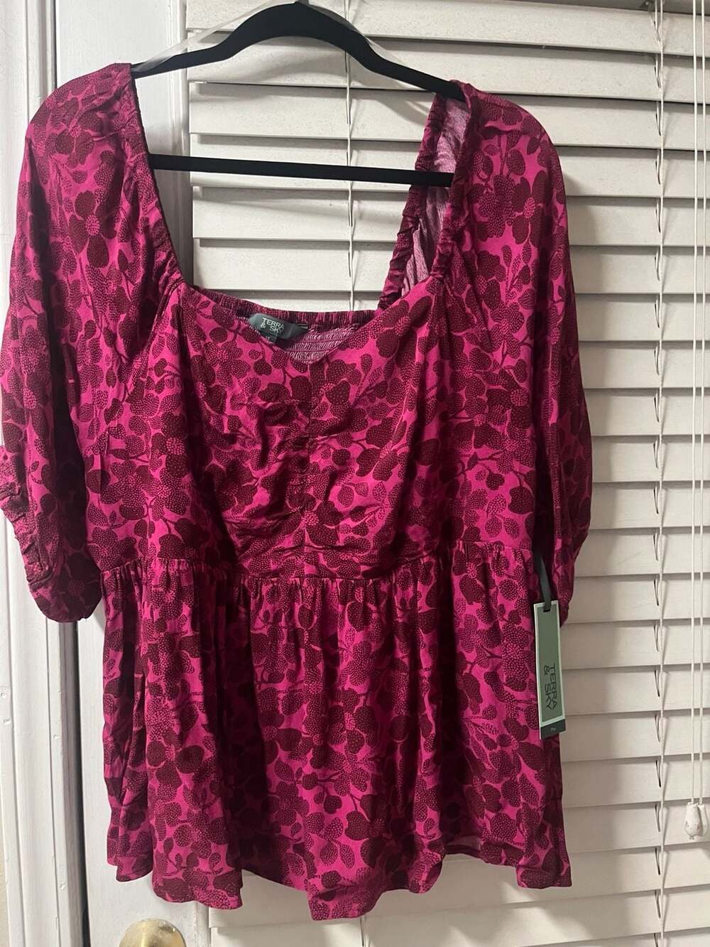 Terra & Sky Peplum Sweetheart Top Size 1X (16W-18W) Pink Floral
